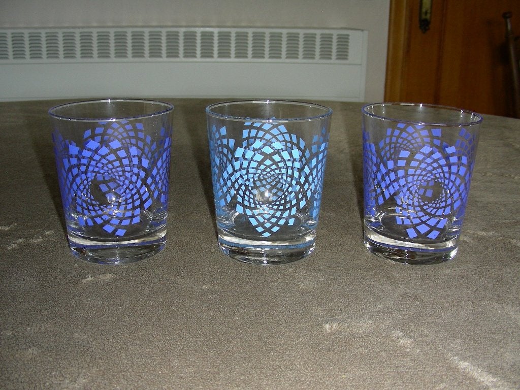 3 glazen, H = 9.5 cm, Maison & Meubles, Cuisine | Vaisselle, Enlèvement ou Envoi, Comme neuf, Verre, Verre ou Verres