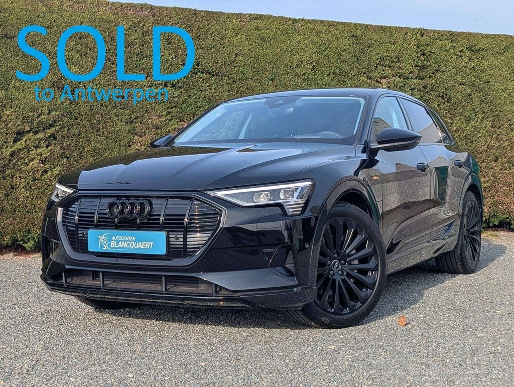 Audi Q8 e-tron !verkocht! e-tron 55 - head up - nachtcamera, Auto's, Automaat, Stof, Gebruikt, Zwart