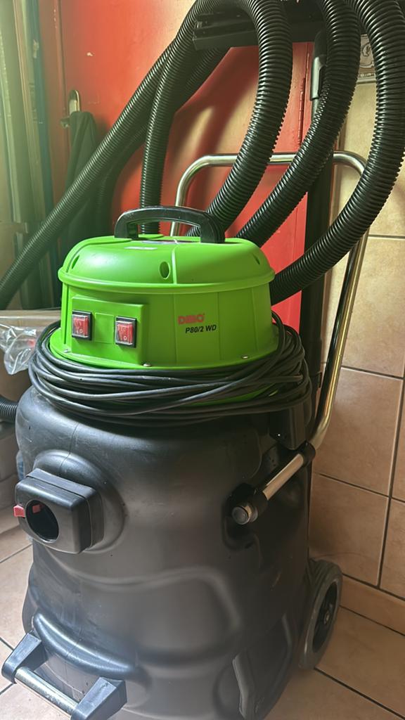 Dibo P80 2WD, Doe-het-zelf en Bouw, Reinigingsmachines, Ophalen, Zo goed als nieuw
