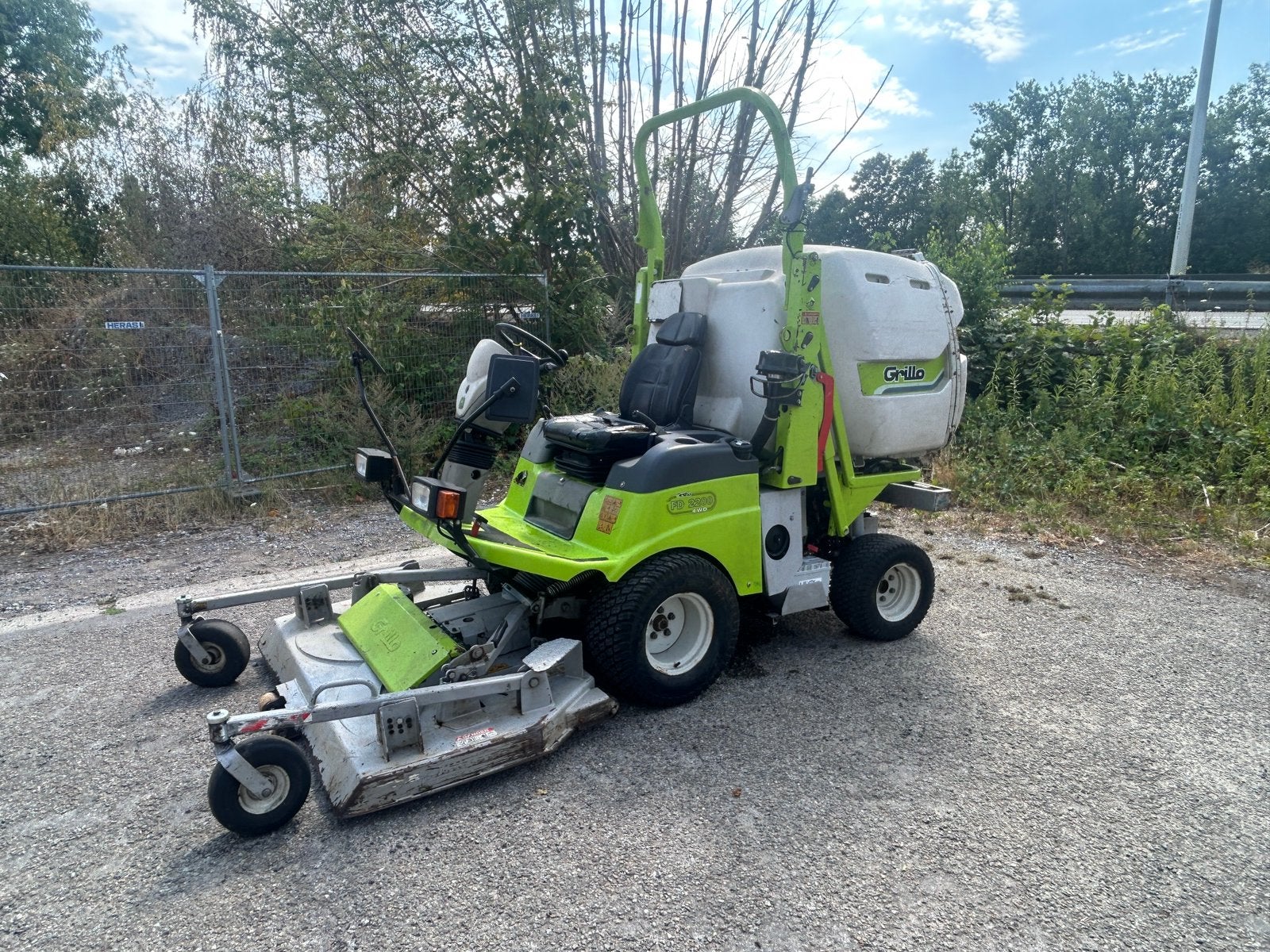 Grillo fd2200 47cv diesel 4x4 2365h, Enlèvement ou Envoi, Utilisé, Démarrage électrique, 120 cm ou plus