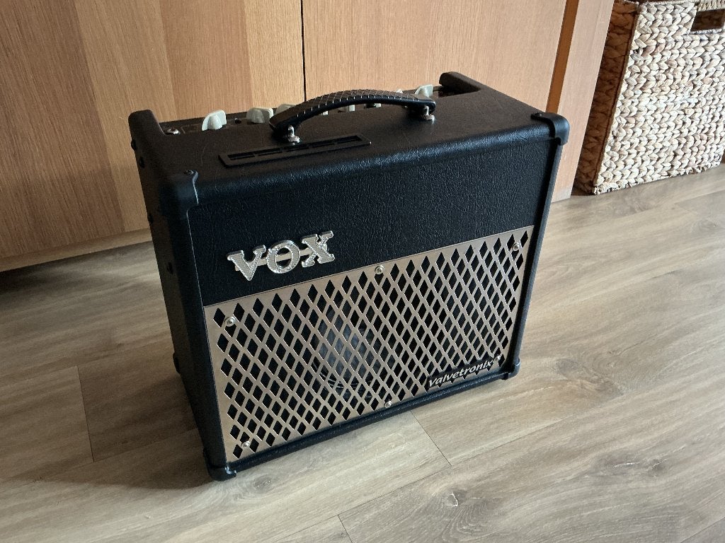 Vox Valvetronix vt15, Muziek en Instrumenten, Ophalen