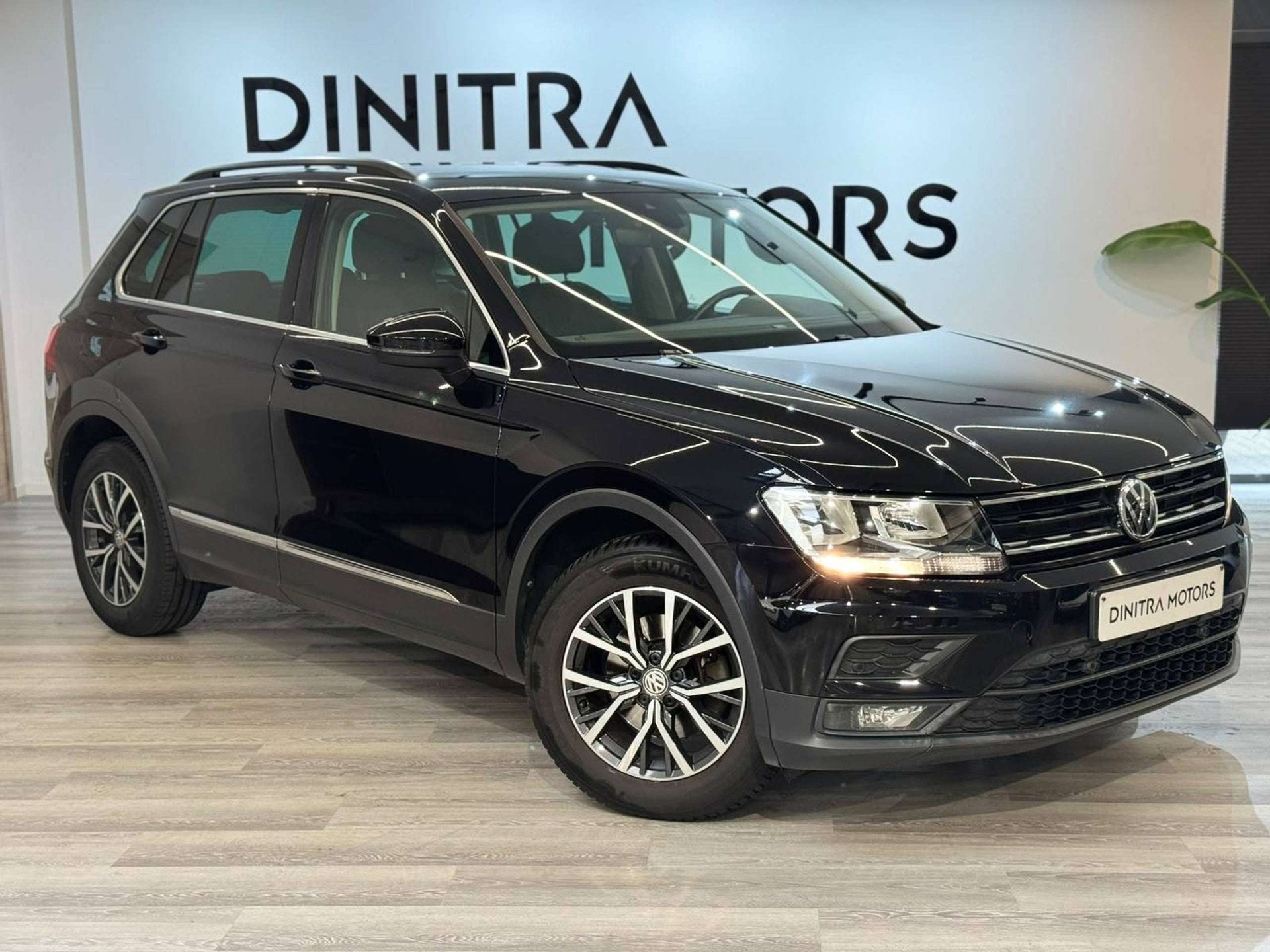 Volkswagen Tiguan 1.5 TSI Comfortline - Carplay/ACC/Navi/Zet, Dealer onderhouden, Stof, 4 cilinders, https://public.car-pass.be/vhr/76ea9a62-11c5-4bc2-857e-45a83c101d17