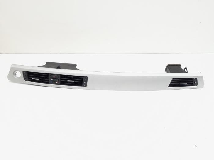 Bande décorative de tableau de bord d'un BMW 3-Serie, -, 3 mois de garantie, Utilisé, -