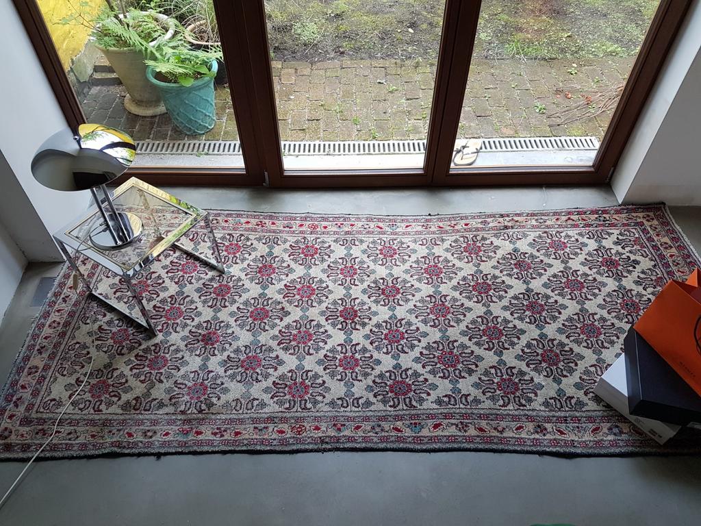 Prachtig 19E eeuws floraal tapijt 124* 285 CM (Hotel Druod), Ophalen