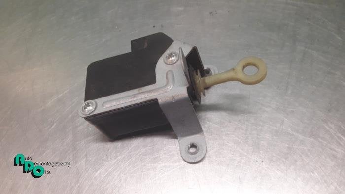 Motor Centrale Deurvergrendeling van een Toyota Aygo (Aygo 0, Gebruikt, -, -, Ophalen of Verzenden