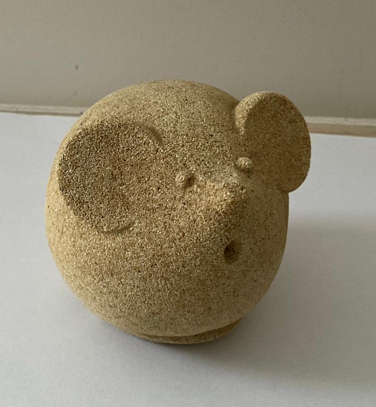 Figurine d'art en pierre marbrée MOUSE, Enlèvement, Comme neuf