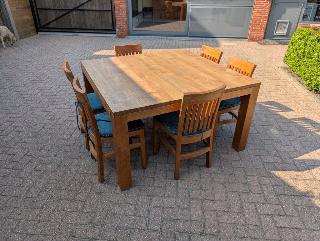 Zware teak tafel en zes stoelen, Huis en Inrichting, Stoelen, Ophalen, Zo goed als nieuw, Hout