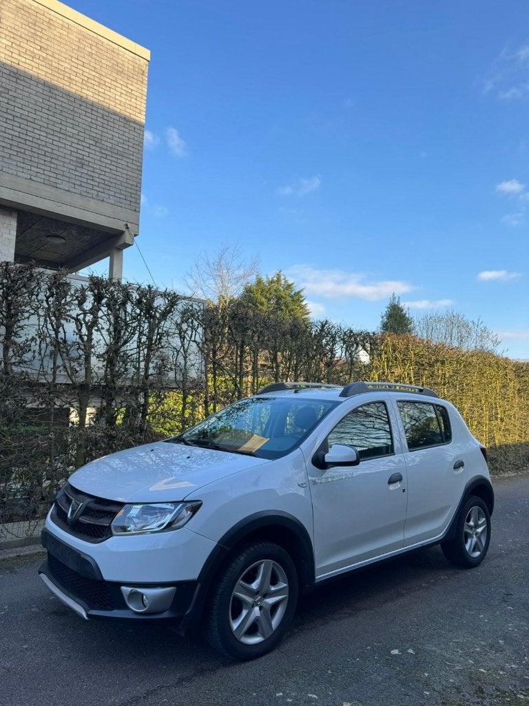 Dacia Sandero Stepway 0.9 benzine 2015 - 30.000KM - GARANTIE, Auto's, Bedrijf, Handgeschakeld, Sandero, Navigatiesysteem