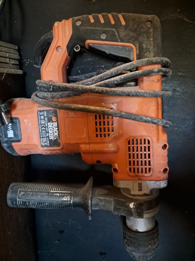 Perforateur burineur BLACK+DECKER 1250W SDS – puissantPerfor, Bricolage & Construction, Outillage | Foreuses, Enlèvement