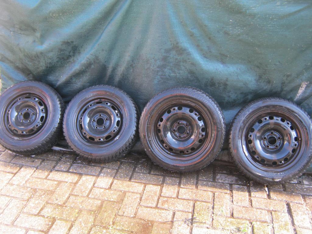4 velgen met 14R-banden voor Seat Ibiza / VW Fox 185/60/14, Auto diversen, Wieldoppen, Ophalen, Gebruikt