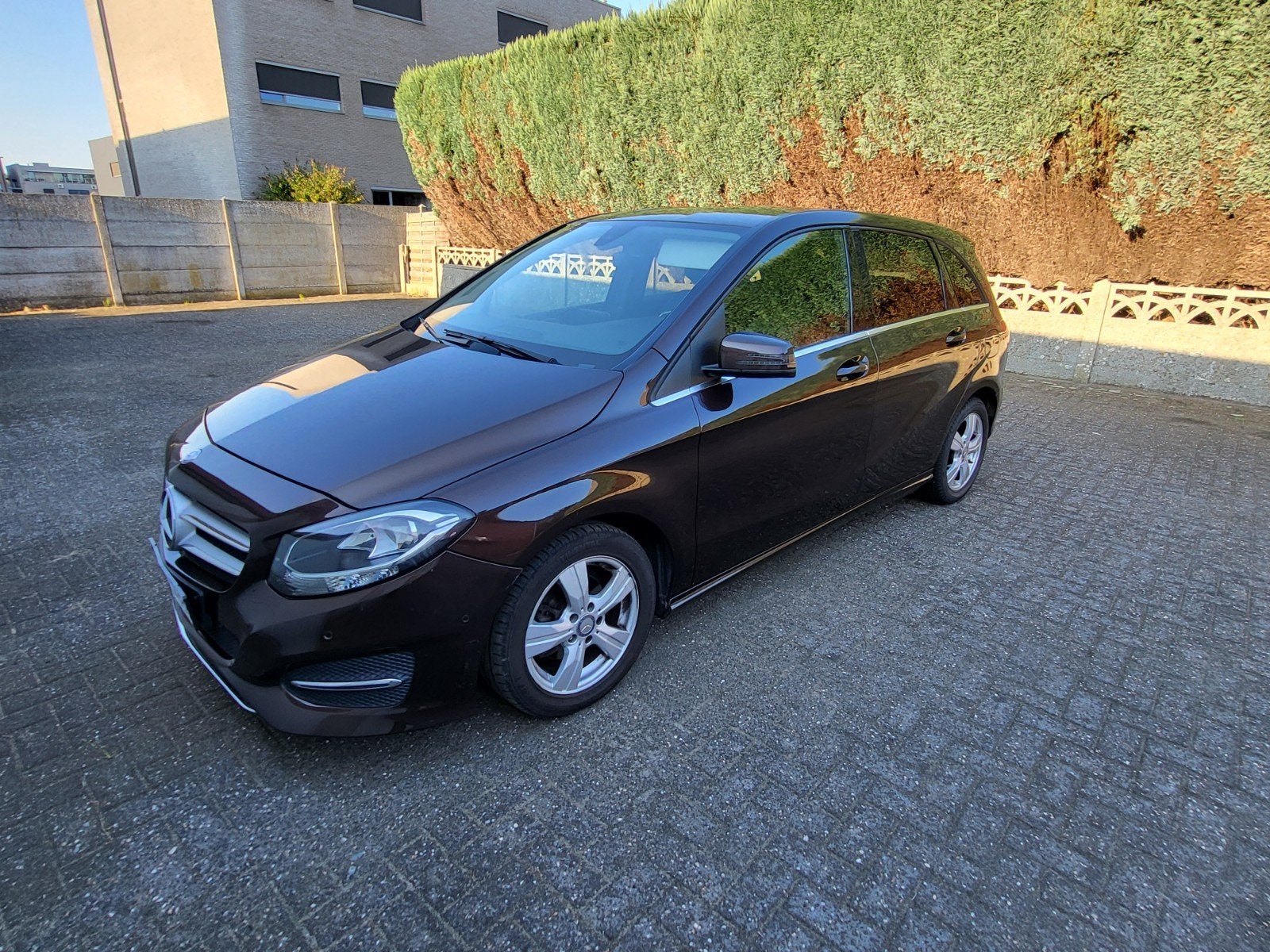 Très belle Mercedes-Benz Classe B économique 180D Euro 6B, Autos, Achat, Réception radio numérique, Euro 6, Boîte manuelle