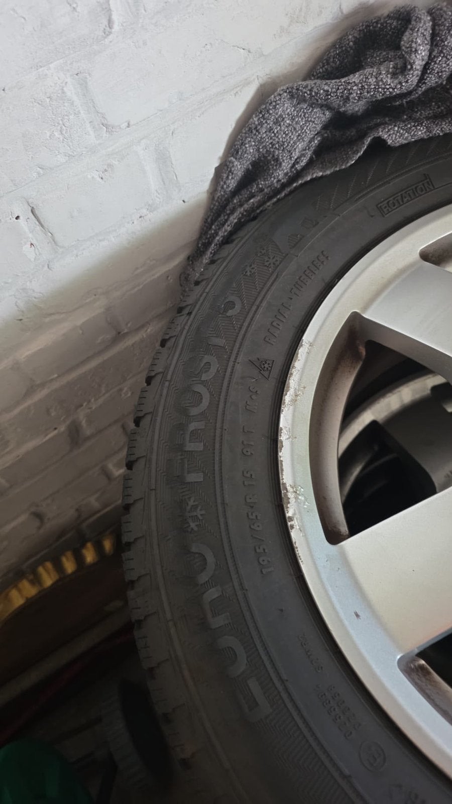 Banden 195/65 R15  TE KOOP, Auto-onderdelen, Banden en Velgen, Ophalen, Winterbanden, Band(en)