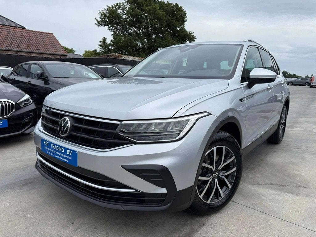 Volkswagen Tiguan 1.5 TSI FACELIFT NAVIGATIE FULL LED TREKHA, Autos, Argent ou Gris, Euro 6, Entreprise, Boîte manuelle
