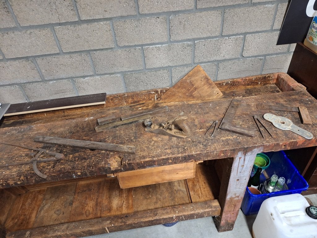 Oude werkbank uit oude schrijnwerkerij, Antiek en Kunst, Ophalen