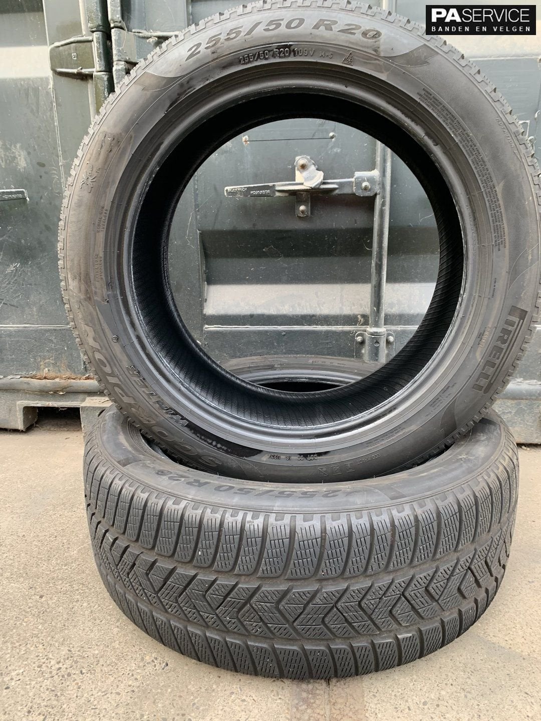 2x Pirelli scorpion winter 255 50 20 met 6,5 mm, Autos : Pièces & Accessoires, Pneus & Jantes, -, Utilisé, -, Jante(s)