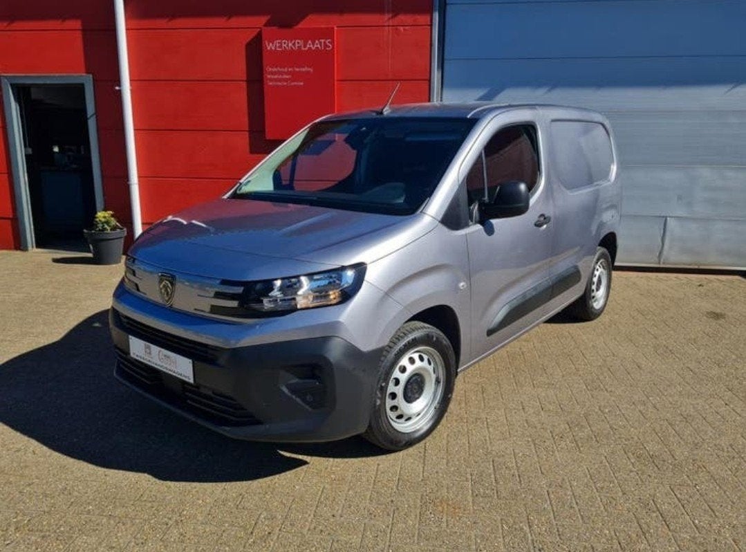 Peugeot partner - 15.000km - 2025 - Navi/Camera/PDC, Voorwielaandrijving, 75 kW, Stof, 4 cilinders