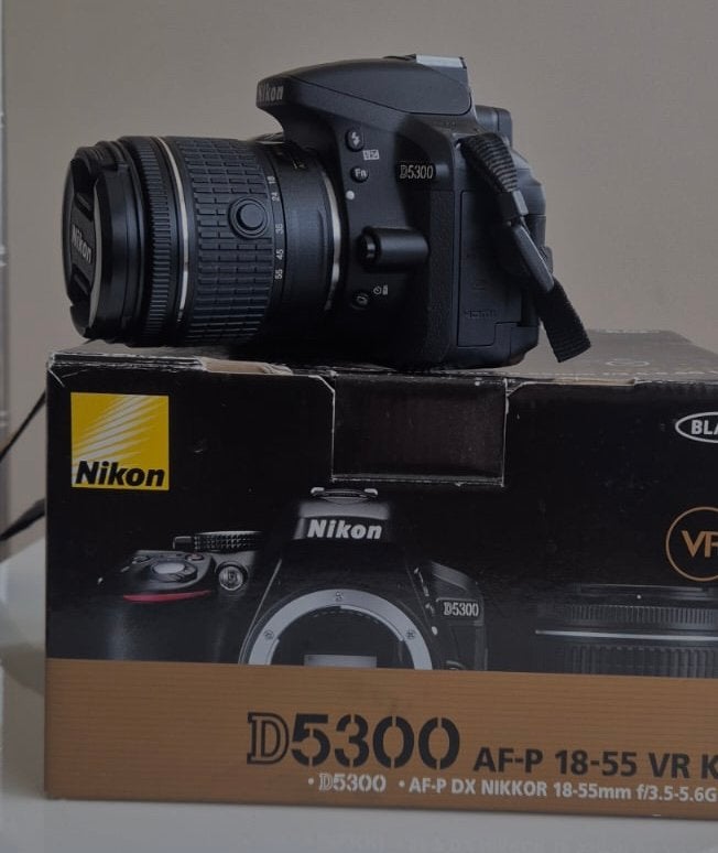 Nieuwe camera, Audio, Tv en Foto, Ophalen of Verzenden, Zo goed als nieuw, Accu, Nikon