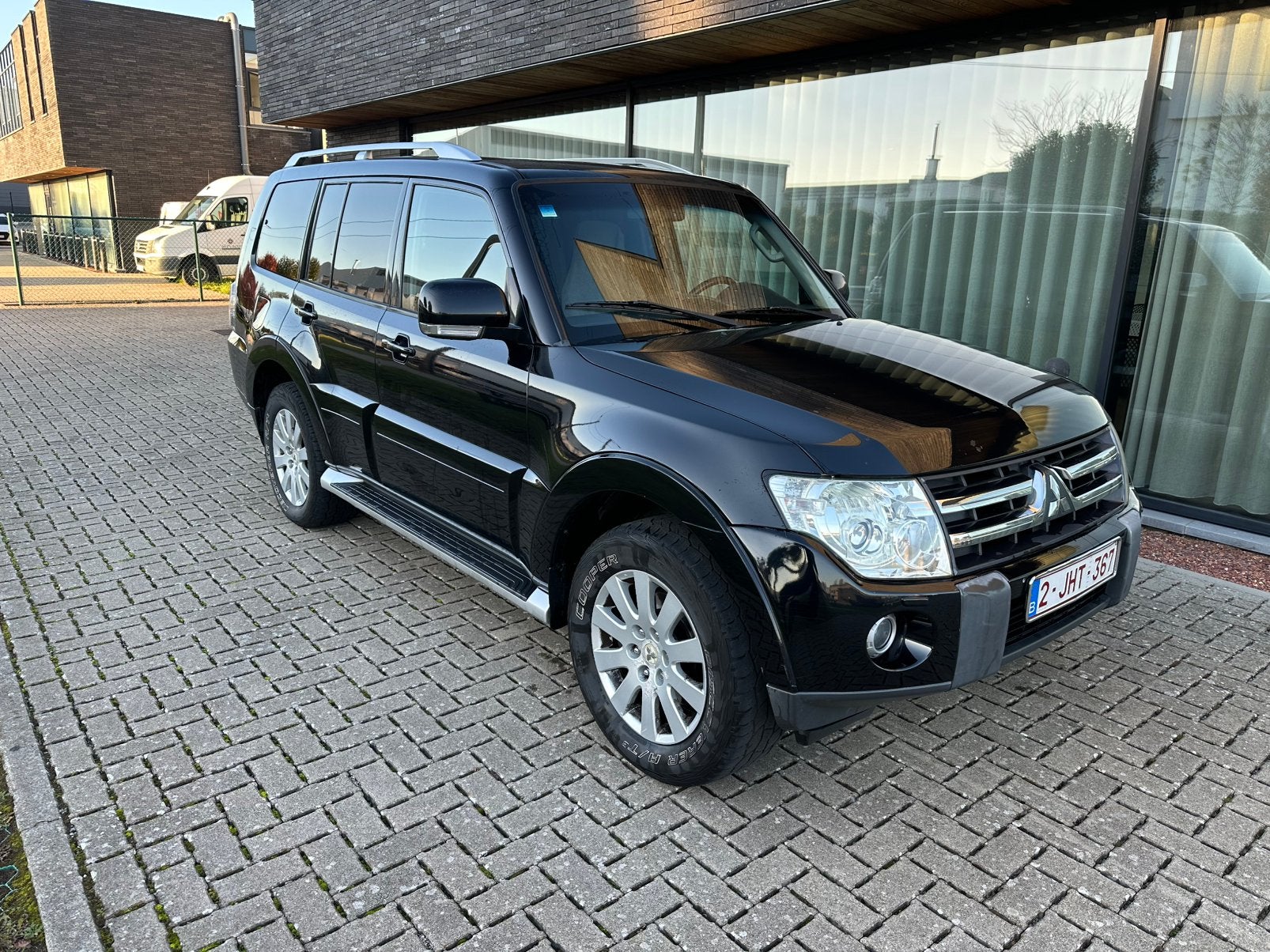 Mitubischi Pajero 3-2DiD 4WD diesel lichtevracht  Automaat, Auto's, Automaat, Zwart, Zwart, Bedrijf