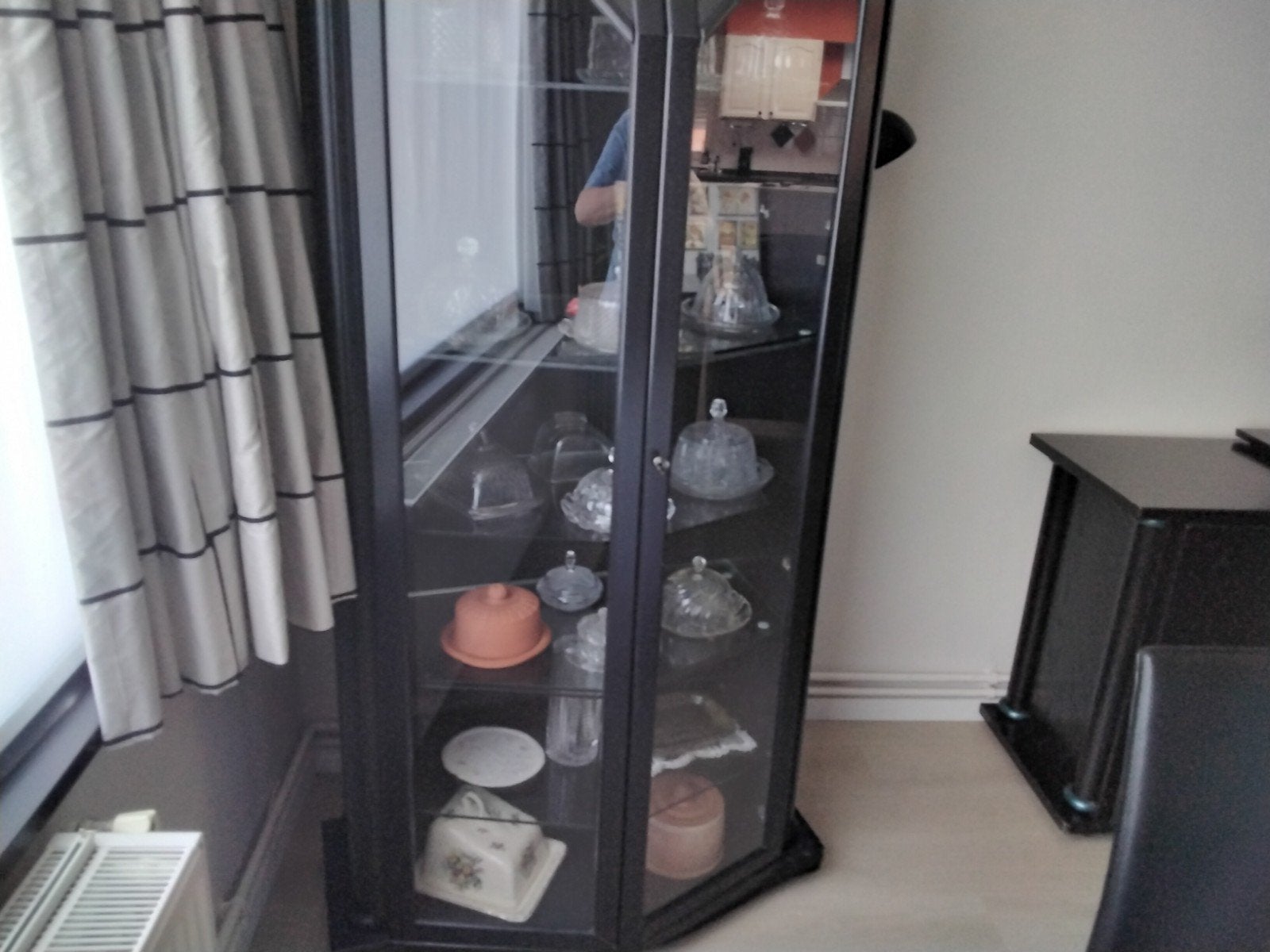 vitrine  kast   van   hulsta, Huis en Inrichting, Kasten | Vitrinekasten, Ophalen