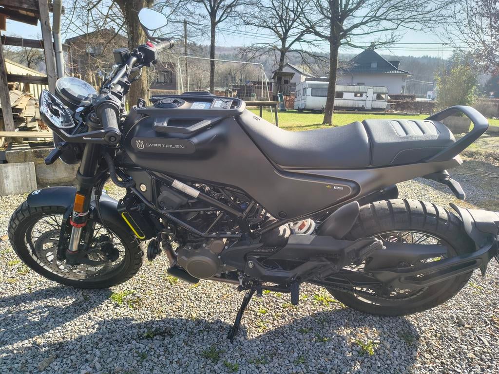Husqvarna 125 als nieuw. Nog geen 3000 km, Motoren, Particulier, 125 cc, 1 cilinder