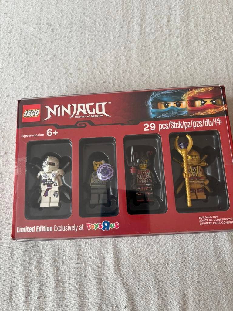 Lego Ninjago limited edition toysrus minifigures, Ophalen, Zo goed als nieuw, Lego, Ninjago