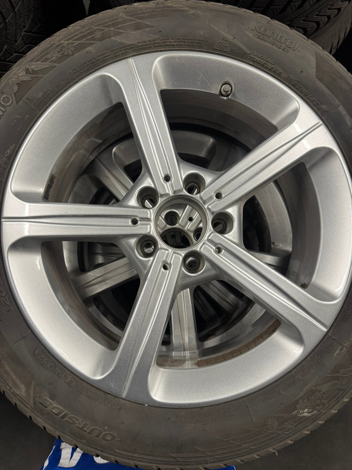 4 jantes Mercedes origine 17” + pneus hiver Hankook, Autos : Pièces & Accessoires, Pneus hiver, Enlèvement, Pneu(s), 17 pouces