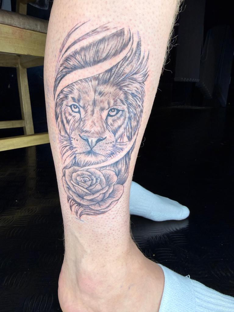 FREELANCE TATTOO ARTIEST AAN HUIS – REGIO NIEUWPOORT, Ophalen
