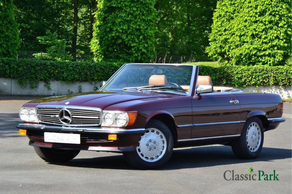 Mercedes-Benz SL-Klasse 560 SL (automatique), Autos, Oldtimers & Ancêtres, Achat, 5547 cm³, Beige, Entreprise