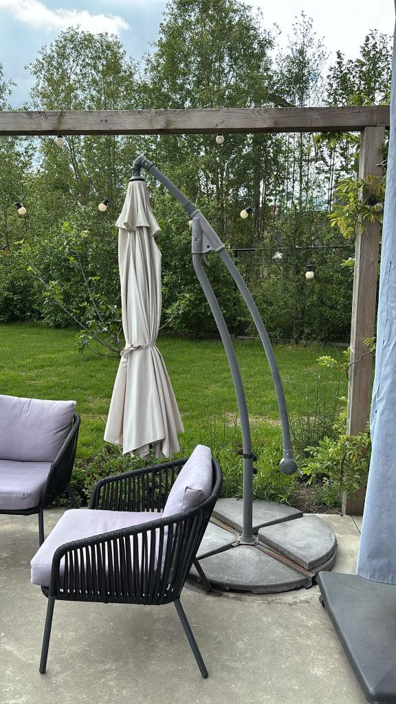 Gratis terras parasol, Tuin en Terras, Parasols, Ophalen, Gebruikt, Zweefparasol