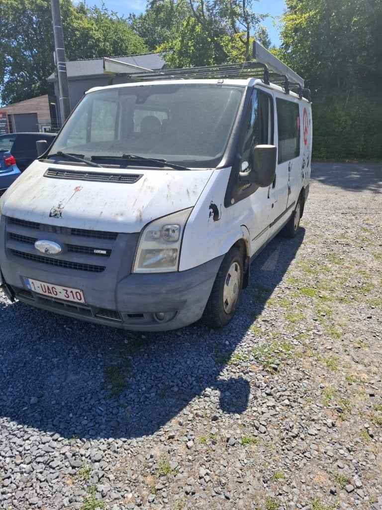 A vendre Ford transit 2l2 diesel lire annonce, 2198 cm³, Achat, Boîte manuelle, 5 portes
