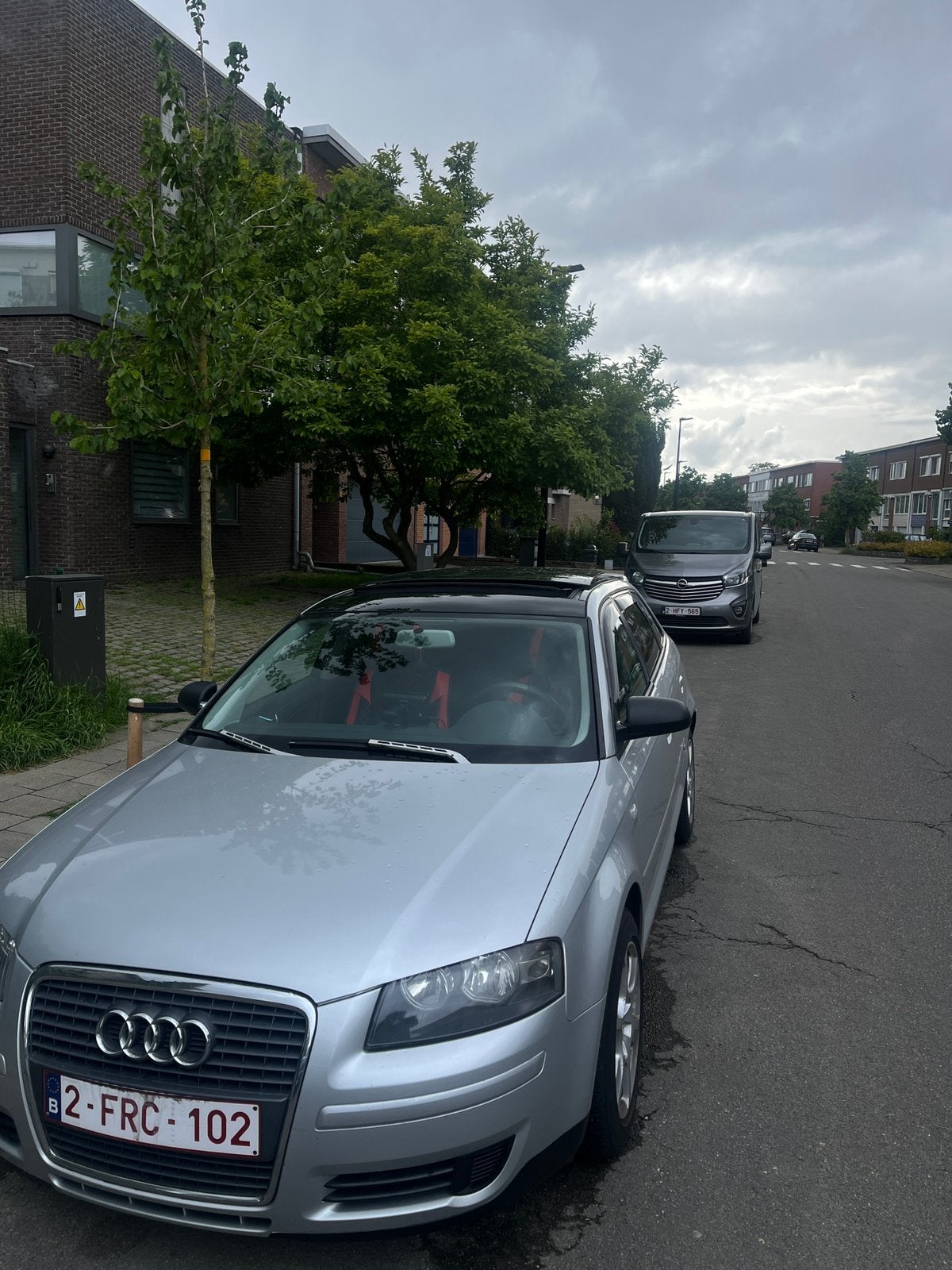 Audi A3 Sportback gekeurd met een vervangde motor, Argent ou Gris, Achat, Boîte manuelle, Noir