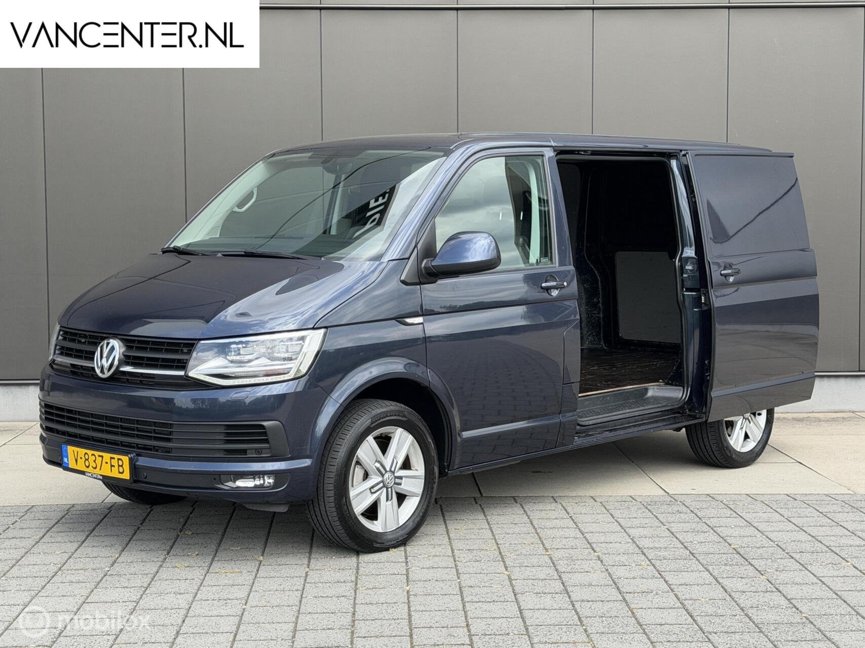 Volkswagen Transporter 2.0 TDI 204PK DSG L1 Automaat Carplay, Auto's, Stof, Gebruikt, Lichtsensor, 2500 kg