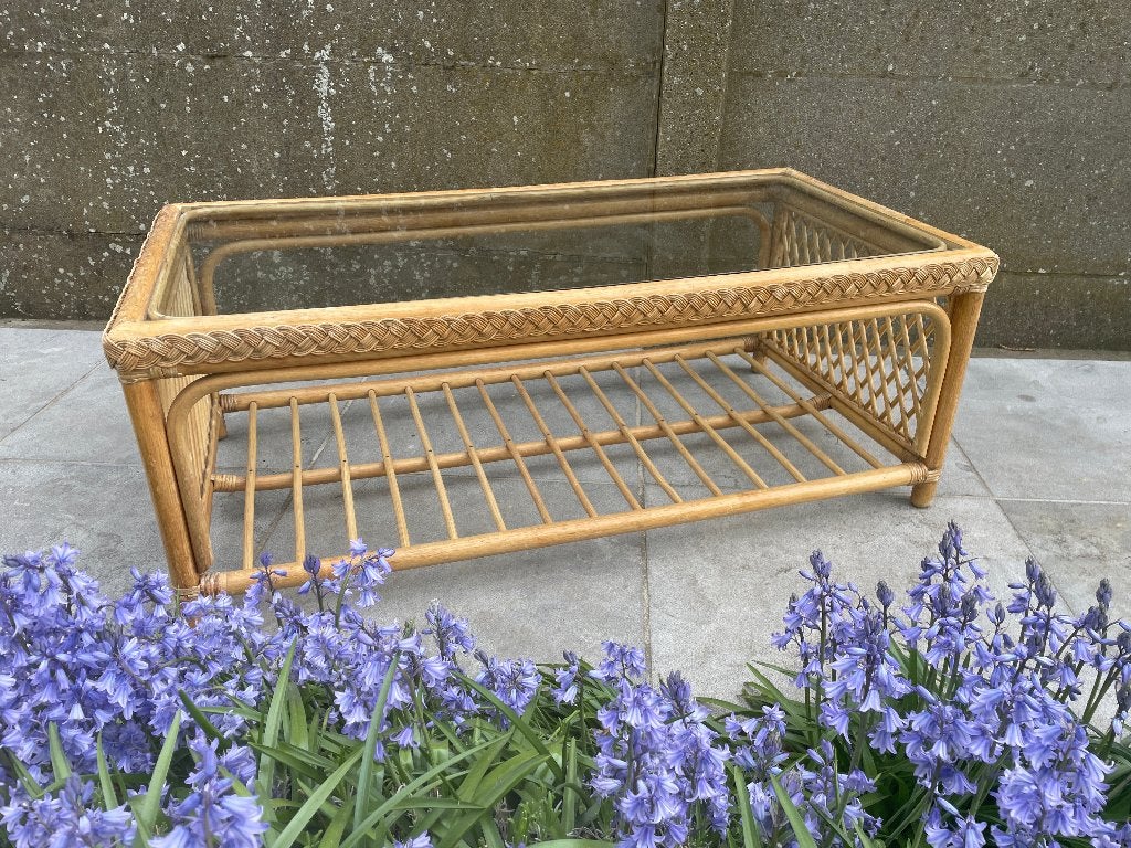 Rotan Salontafel, Ophalen