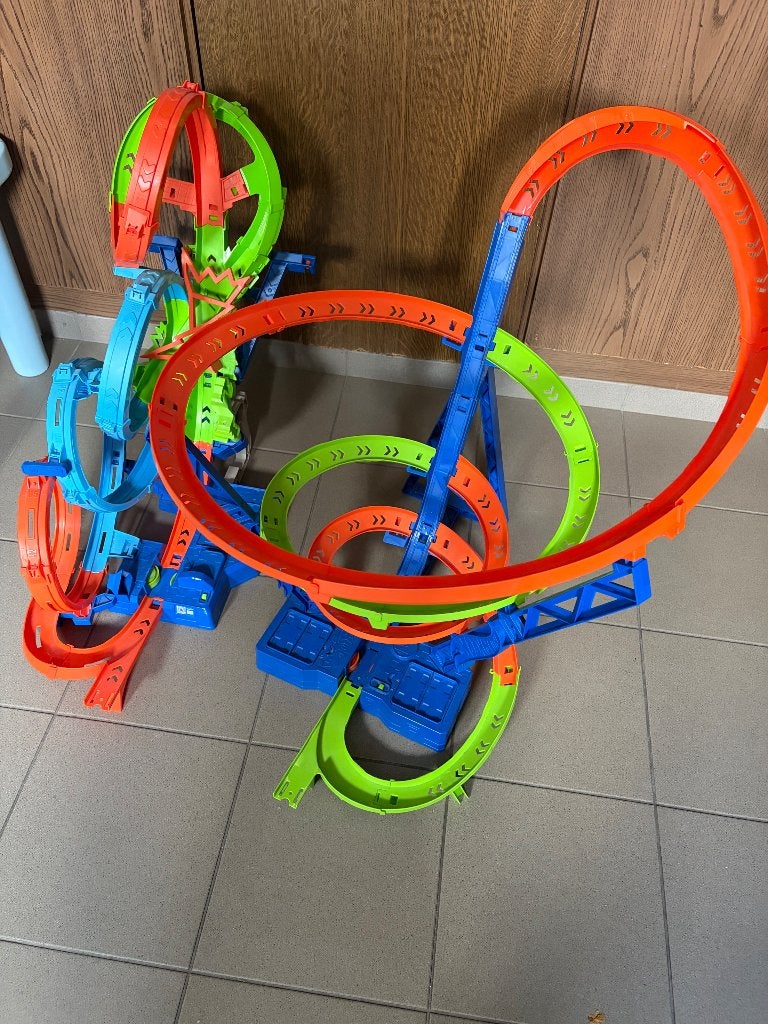 Hot wheels racebaan, Kinderen en Baby's, Speelgoed | Racebanen, Ophalen, Zo goed als nieuw, Racebaan, Hot Wheels