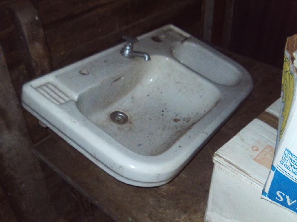 Lavabo's, Ophalen