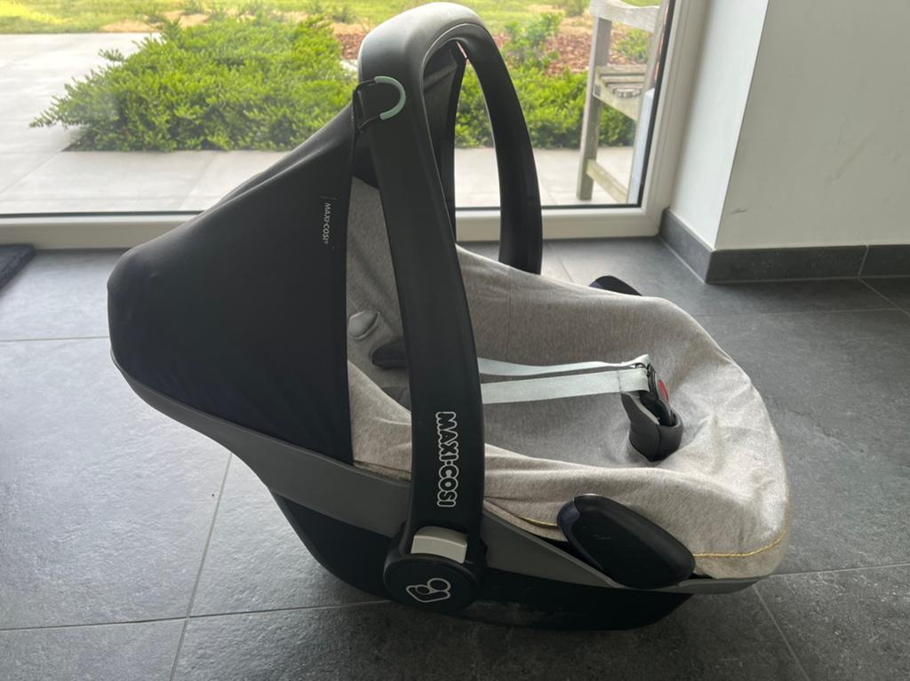 Maxi-Cosi Pebble met verkleinkussen en hoes, Ophalen, Autogordel of Isofix, Gebruikt, 0 t/m 13 kg