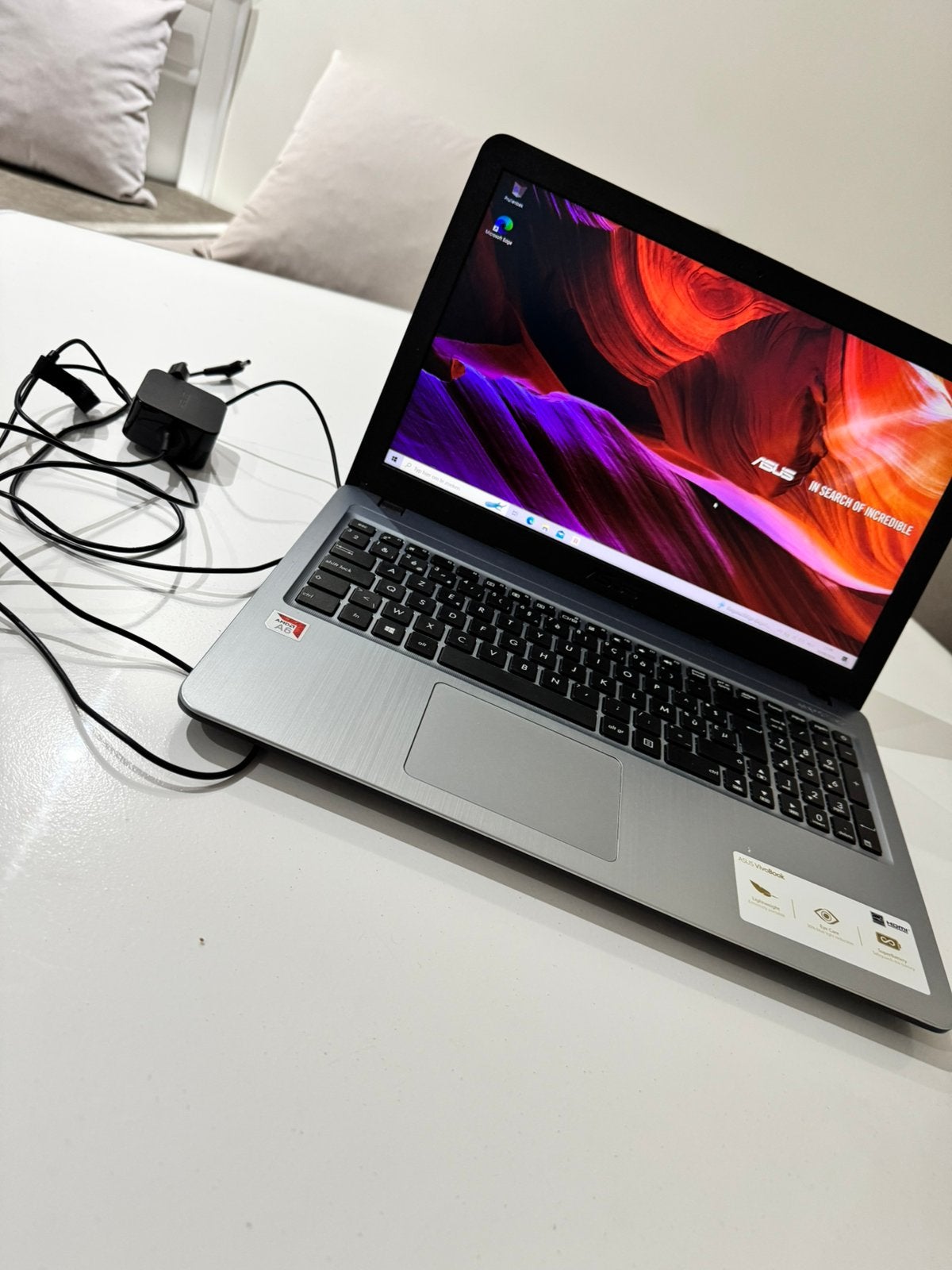 ASUS VivoBook, Enlèvement, Comme neuf, 8 GB