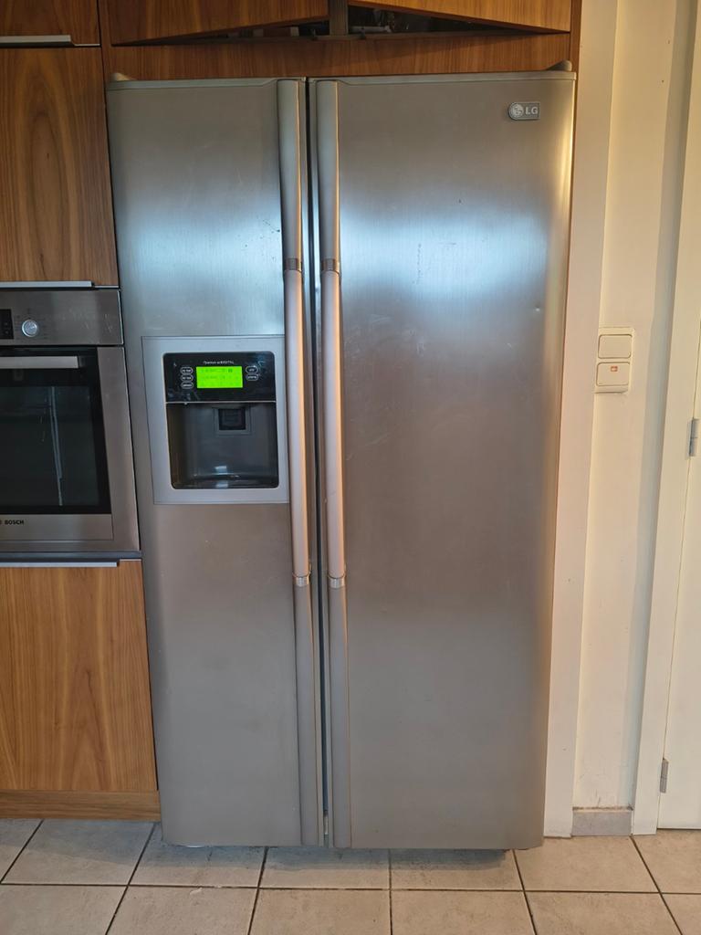 Amerikaanse koelkast LG (20+ jaar oud)., Elektronische apparatuur, Koelkasten en IJskasten, Ophalen, Gebruikt, 200 liter of meer