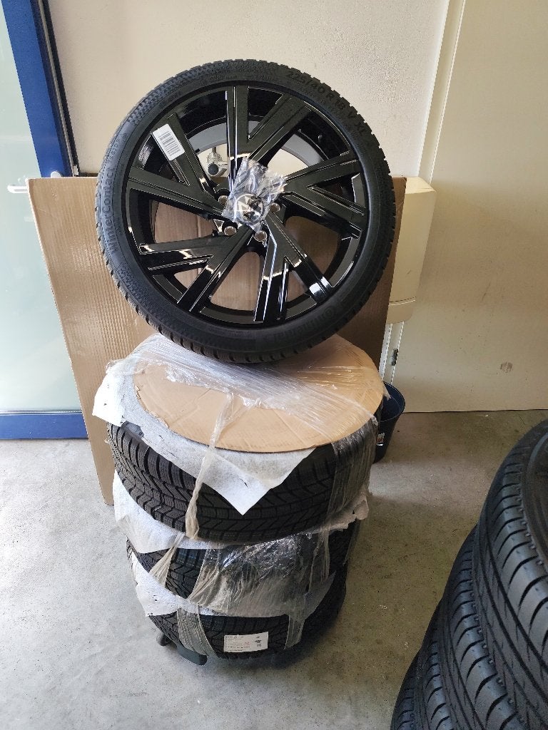 Golf 8 originele nieuwe 18 inch Bergamo velgen 5H0601025AE, Auto-onderdelen, Ophalen, Volkswagen