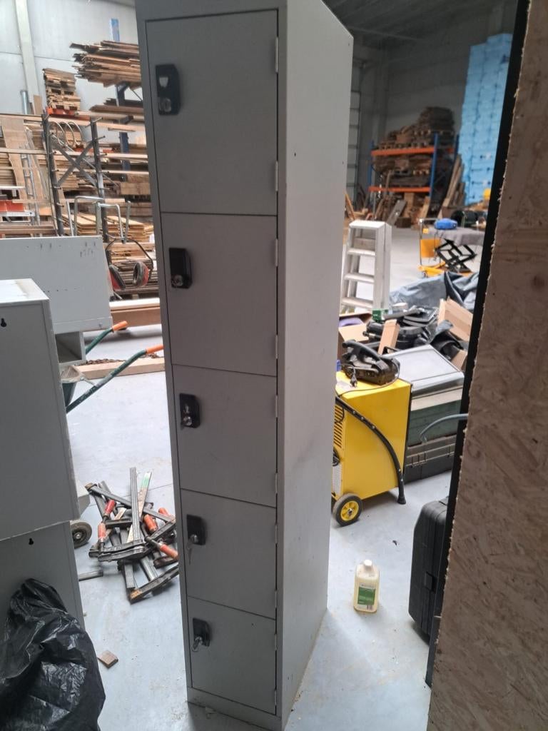 Locker kast 5 deurtjes + sleutels, Huis en Inrichting, Kasten | Lockerkasten, Ophalen