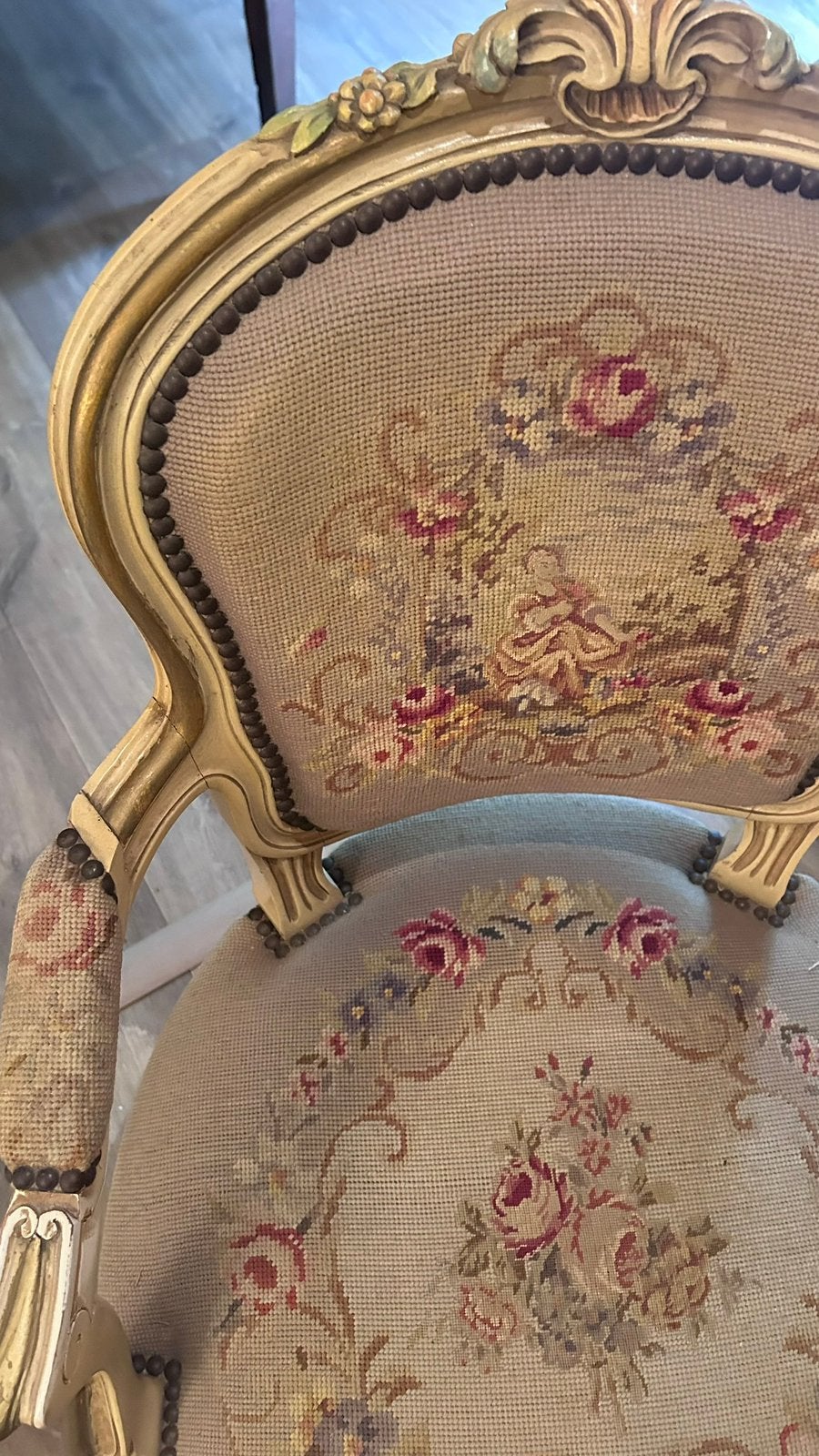 2 fauteuils de style Louis XVI — revêtement brodé, Enlèvement, Utilisé