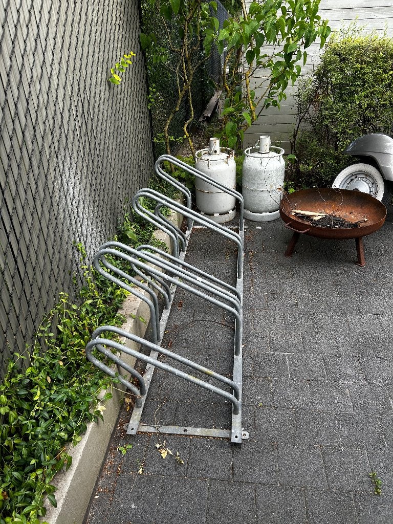 Fietsrek voor 4 fietsen, Ophalen, Zo goed als nieuw