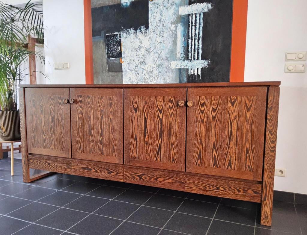 Vintage brutalist dressoir in wengé fineer, jaren 70, Huis en Inrichting, Kasten | Dressoirs, Ophalen, Zo goed als nieuw