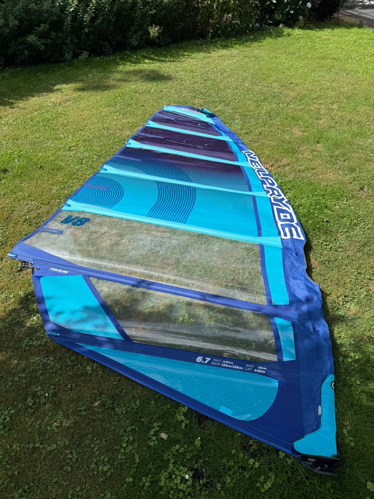 Neilpryde V8 | 6.7m | 2021 | Topstaat | Zeil, Watersport en Boten, Windsurfen, Ophalen, 6.5 m² tot 8 m², Zo goed als nieuw, Neilpryde