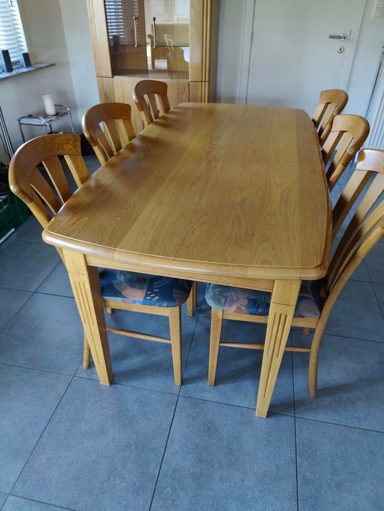 Tafel met 6 stoelen, Ophalen