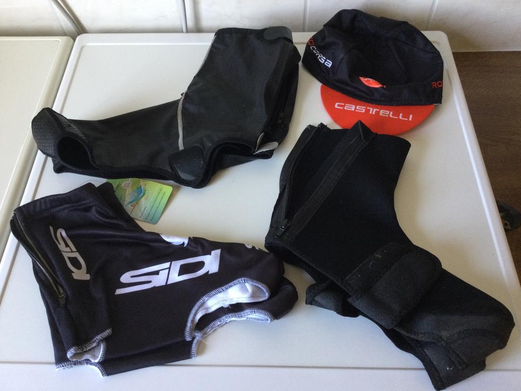 Shoecovers / overschoenen en fietspetje, Fietsen en Brommers, Ophalen of Verzenden, Zo goed als nieuw
