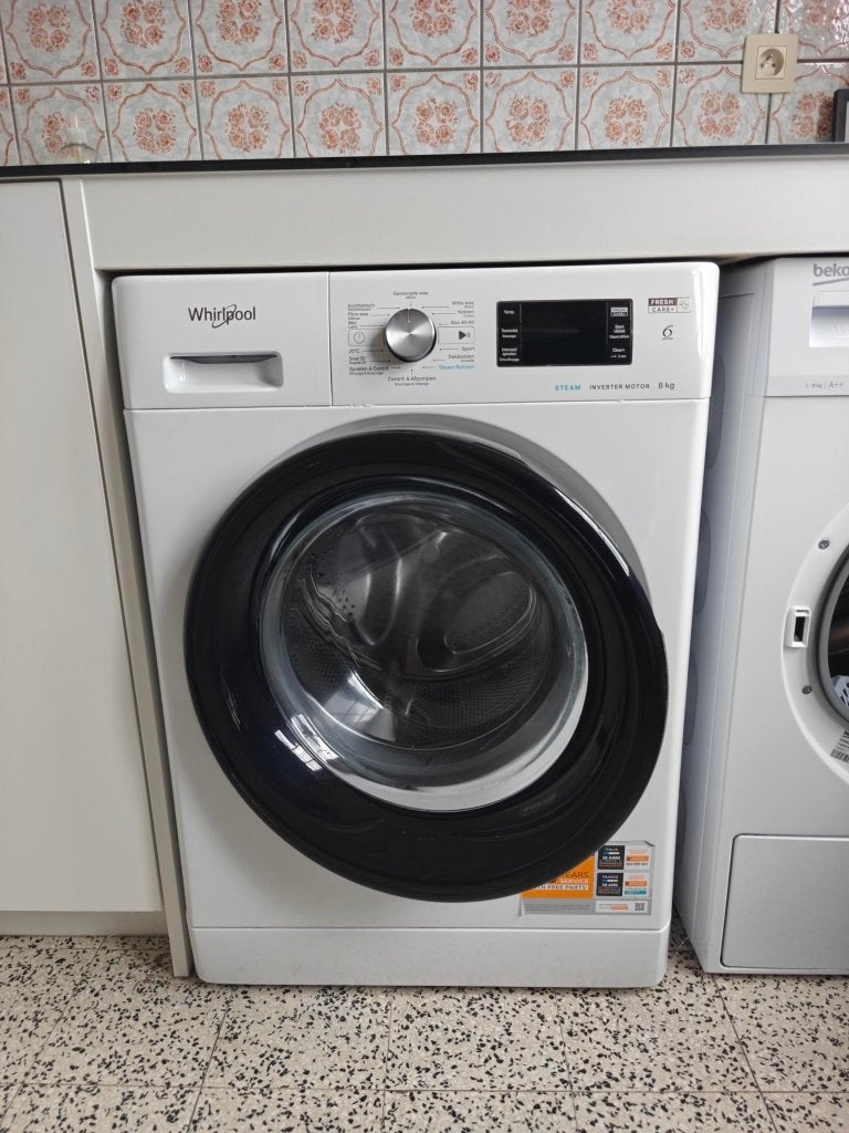 Machine à laver Whirlpool 8 kg, Electroménager, Lave-linge, 1200 à 1600 tours, Classe énergétique A ou plus économe, 85 à 90 cm