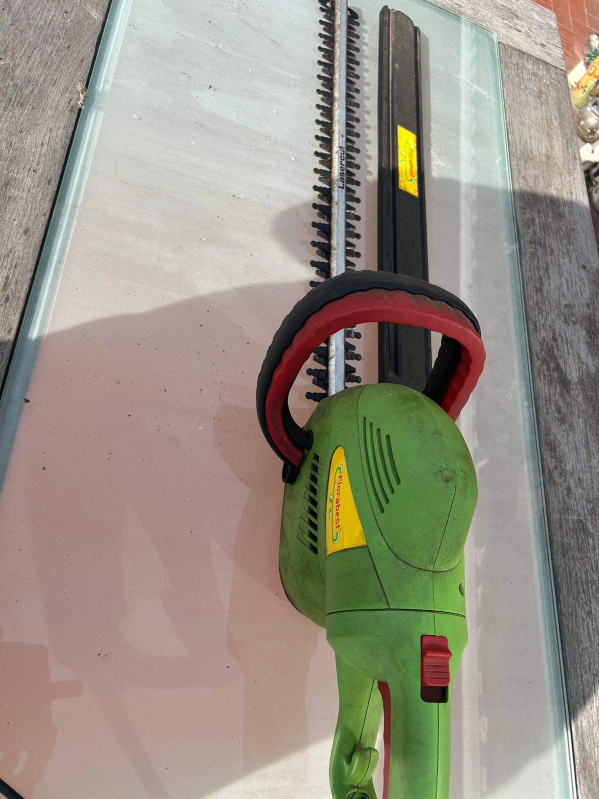 Heggeschaar met stekker voor verlengsnoer  florabest, Tuin en Terras, Ophalen, Zo goed als nieuw