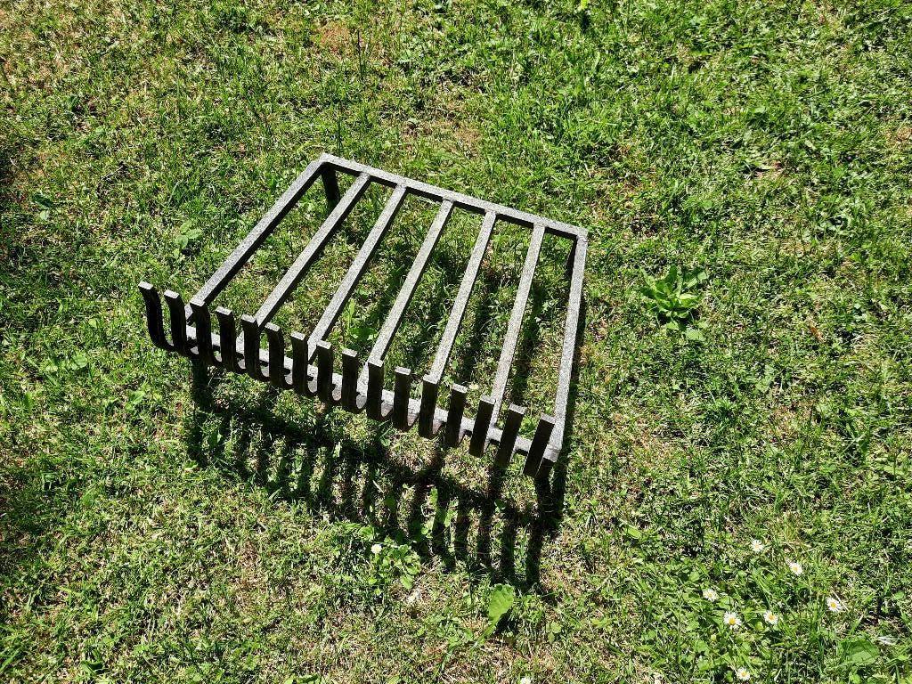 Grille en fer forgé pour bûches ( feu ouvert), Maison & Meubles, Cheminées, Utilisé, Autres types, Enlèvement
