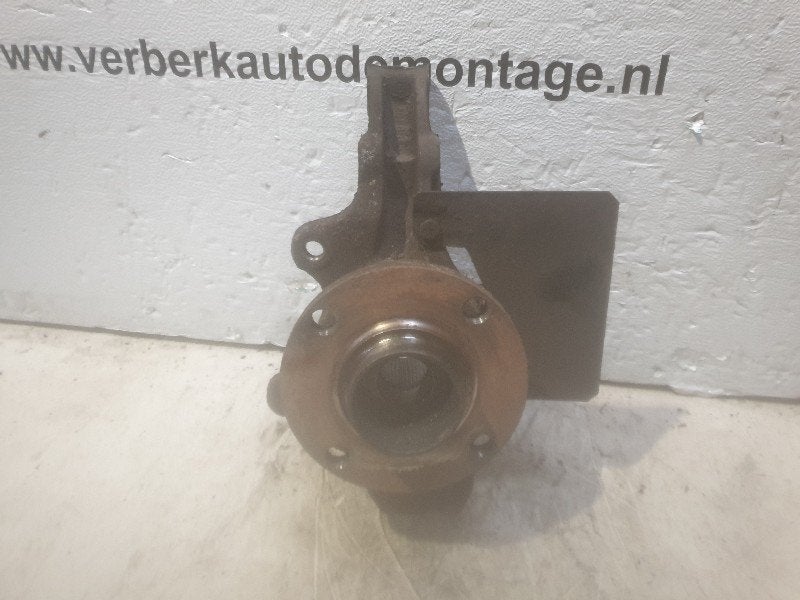 MOYEU DE ROUE AVANT GAUCHE Audi 80 (B4) (01-1991/12-1995), Auto-Union-Straße  1,
85057  Ingolstadt, DE, Info@audi.de, Audi, Utilisé